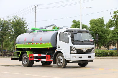 东风大多利卡吸粪车