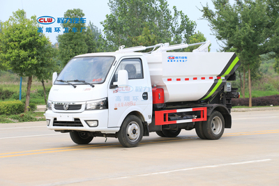 2 &nbsp;东风途逸汽油版，无泄漏船体式压缩垃圾车