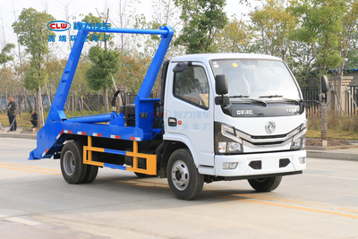 1东风小多利卡摆臂垃圾车